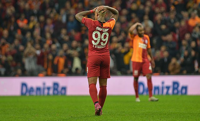 Galatasaray, Medipol Başakşehir'e 1-0 yenildi Galatasaray, Medipol Başakşehir'e 1-0 yenildi