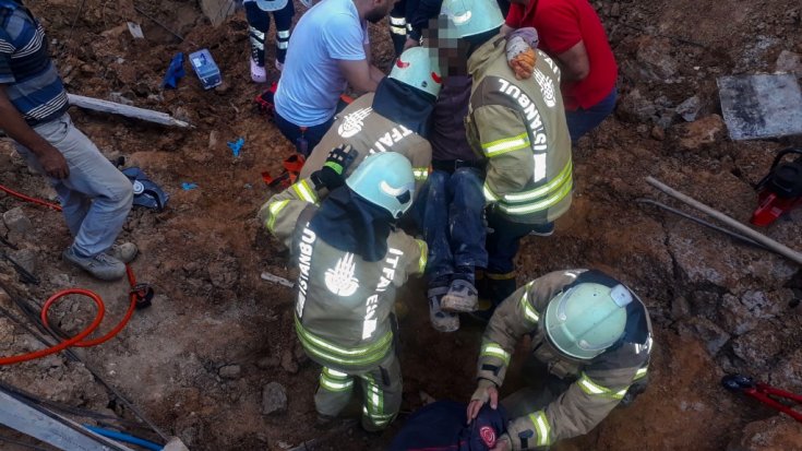 Göçük altında kalan işçi itfaiye tarafından kurtarıldı