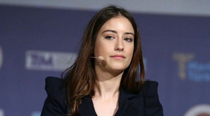 Hazal Kaya'dan İstanbul Havalimanı eleştirisi: Gerçekten şahane bir deneyim(!)