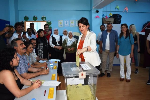 HDP Eş Genel Başkanı Buldan oyunu kullandı: Sandıktan barış, kardeşlik ve özgürlüğün çıkacağına yürekten inanıyorum