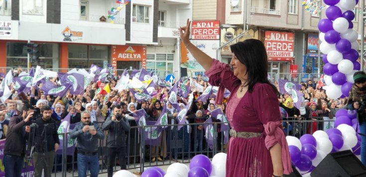 HDP'li Buldan’dan kayyımlara: Şimdiden pılınızı pırtınızı toplayın, o belediyeleri terk edin