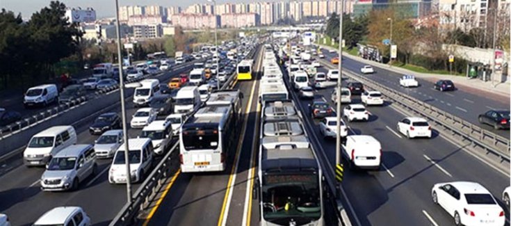 İBB metrobüste yoğunluğu azaltmak için bir dizi çalışma başlattı