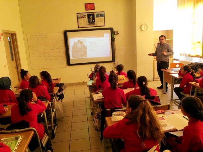 İBB, okullarda 'Deprem Farkındalık Eğitimi' veriyor