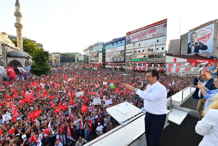 İBB'nin seçilmiş başkanı Ekrem İmamoğlu, Gaziosmanpaşa'da; 'Ben, bu şehrin insanlarını barıştırmaya kucaklamaya geliyorum'