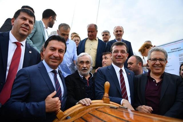 İmamoğlu, Bodrum'dan yola çıkan ve İstanbul üzerinden Samsun'a gidecek olan Türkiye'nin ilk yelkenli okul gemisi STS Bodrum'u ziyaret etti