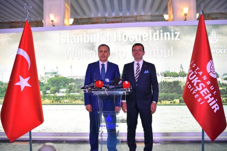 İstanbul Valisi Ali Yerlikaya,Ekrem İmamoğlu'nu ziyaret etti: Hep beraber şehrimizi çok büyük bir gayretle yönetmeye niyetimiz var