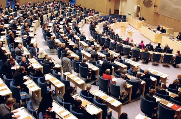 İsveç'te milletvekilleri küçük bir dairede kalıyor, sekreter ve danışman çalıştıramıyor