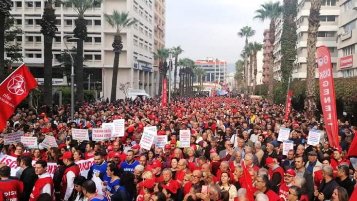 İzmir'de binlerce DİSK üyesi 'vergi adaleti' için buluştu