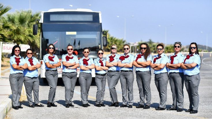 İzmir’de toplu ulaşımda 17 kadın şoför iş başı yaptı: 'Bu işin kadını erkeği yok'