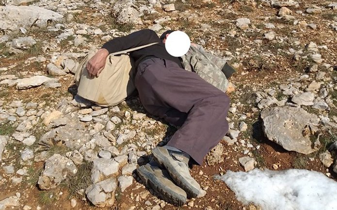 Kaçak keklik avcısı, doğa koruma ekiplerini görünce ‘uyuyor’ numarası yaptı