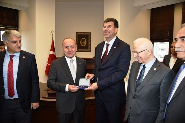 Kadıköy'ün yeni başkanı Şerdil Dara Odabaşı görevi devraldı