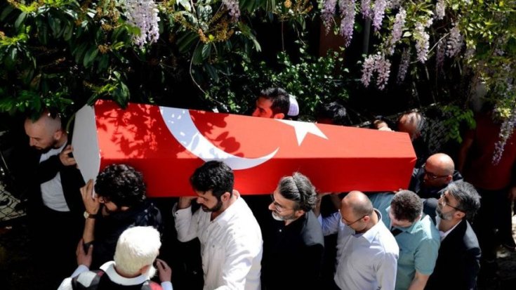 Kadir Mısıroğlu için Büyük Çamlıca Camii'nde cenaze töreni düzenlendi Kadir Mısıroğlu için Büyük Çamlıca Camii'nde cenaze töreni düzenlendi