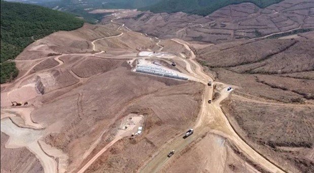 Kaz Dağları’nda binlerce ağaç kesen maden şirketinin faaliyeti durduruldu Kaz Dağları’nda binlerce ağaç kesen maden şirketinin faaliyeti durduruldu
