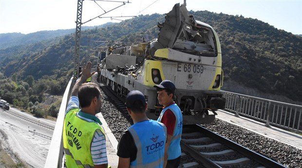 Kılavuz treni raydan çıkmış, iki makinist hayatını kaybetmişti: TCDD, bölge hakkında dört yıl önce uyarılmış Kılavuz treni raydan çıkmış, iki makinist hayatını kaybetmişti: TCDD, bölge hakkında dört yıl önce uyarılmış