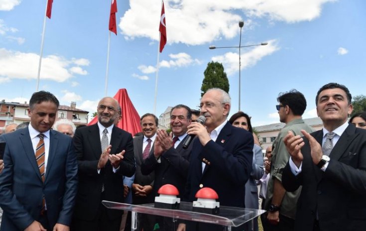 Kılıçdaroğlu Ardahan'da Atatürk heykelinin açılışını yaptı