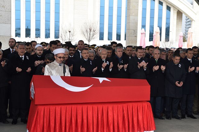 Kılıçdaroğlu, şehit astsubay Yıldırım'ın cenaze törenine katıldı