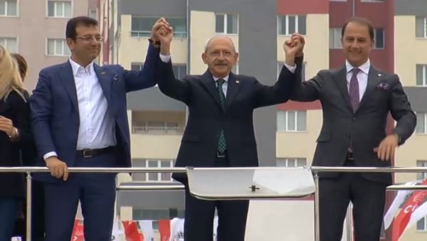 Kılıçdaroğlu ve Ekrem İmamoğlu Beylikdüzü'nde halkla buluştu: 'Aramızda kalsın kazanıyoruz'