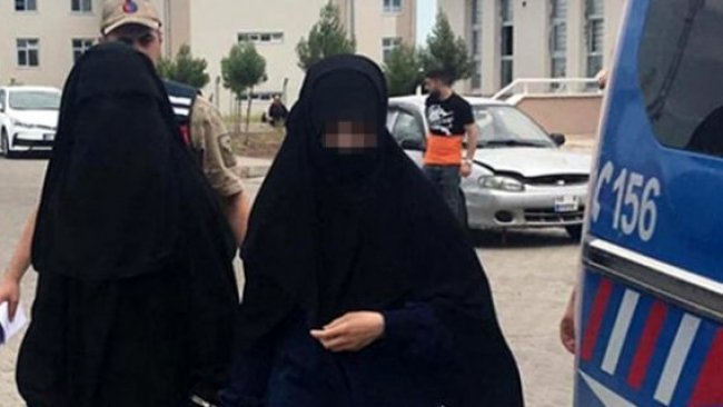 Kırmızı bültenle aranan IŞİD'li 2 kadın, Kilis'te yakalandı