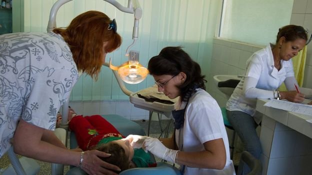 Küba Çernobil nükleer felaketinden etkilenen binlerce çocuğu nasıl tedavi etti?