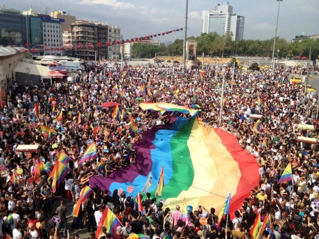 LGBT bireylerin izinsiz gösteri davasında karar açıklandı