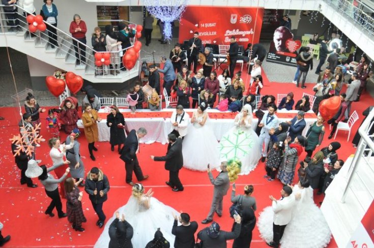 Lüleburgaz Belediyesi'nden Sevgililer Günü’nde toplu nikah töreni