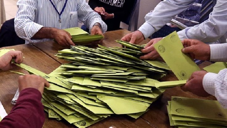 Maltepe'de oy sayımı durdu; AKP ve MHP tutanaklara imza atmadığı için sandıklar yeniden sayılacak