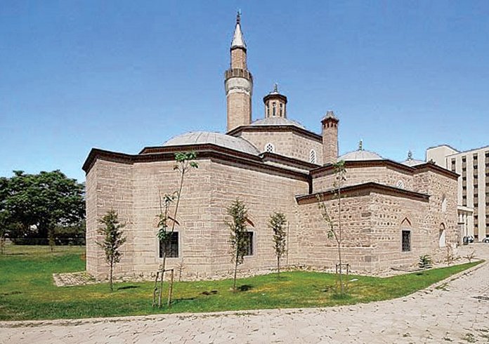 Mansur Yavaş'tan 'Karacabey Camii ve Külliyesi' paylaşımı