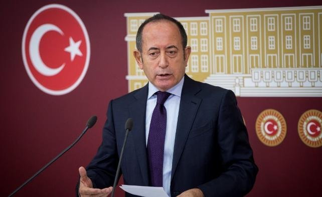 Meclis'ten geçen Kombassan yasasına CHP'li Hamzaçebi'den tepki: 'Bu yasa gücüyle bir soygun demektir' Meclis'ten geçen Kombassan yasasına CHP'li Hamzaçebi'den tepki: 'Bu yasa gücüyle bir soygun demektir'