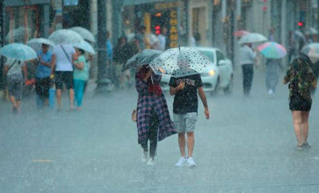 Meteoroloji'den İstanbul'a kuvvetli yağış uyarısı