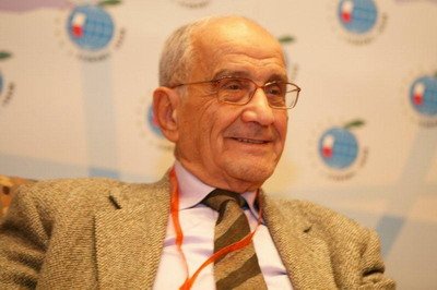 Mümtaz Soysal hayatını kaybetti Mümtaz Soysal hayatını kaybetti