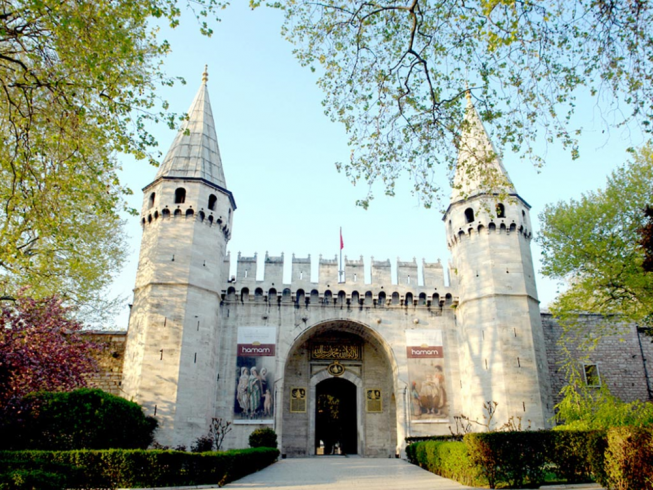 Müze ücretlerine zam: Ayasofya ve Topkapı Sarayı'na giriş 72 TL oldu
