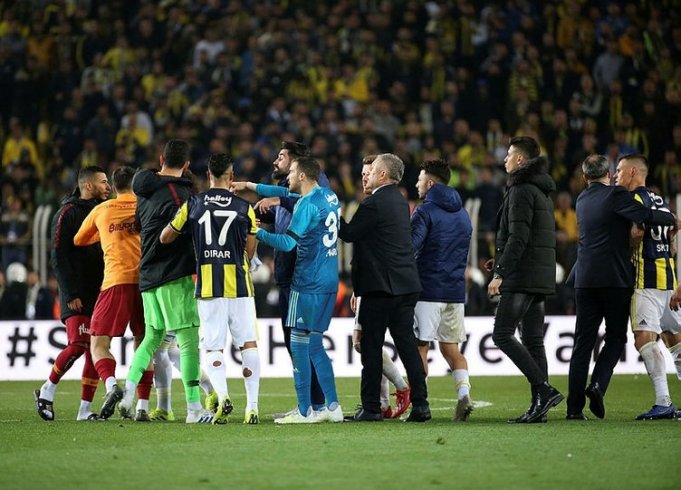 PFDK'dan Fenerbahçe ve Galatasaray'a ceza