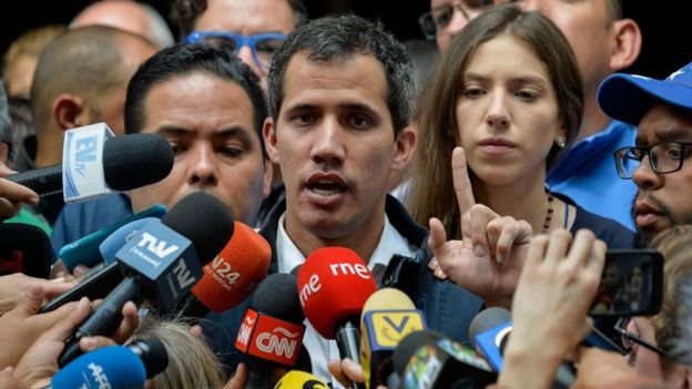 Seçime girmeden kendisini Venezuela'nın devlet başkanı ilan eden Juan Guaido: Ülke dışındaki mal varlıklarının kontrolünü ele geçiriyorum