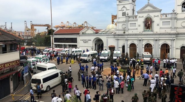 Sri Lanka'da kilise ve otellerde patlama: Ölü ve yaralılar var