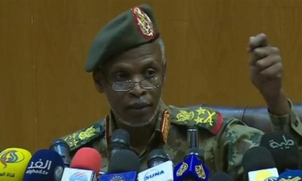 Sudan'da Askeri Geçiş Konseyi'nin başkanı istifa etti