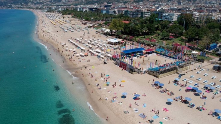 ‘Suriyelilere plaj yasağı’na belediye başkanından veto