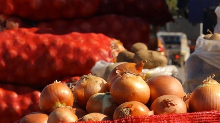 Tanzim satış ayarı tutmadı: Soğanın kilosu 10 liraya yaklaştı