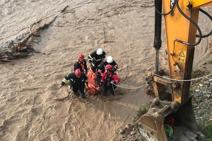 Trabzon Araklı'da taşkın: 6 ölü, 4 kayıp, 3 yaralı