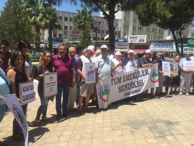 Tüm Emekliler Sendikası Söke şubesi %5 zammı protesto etti
