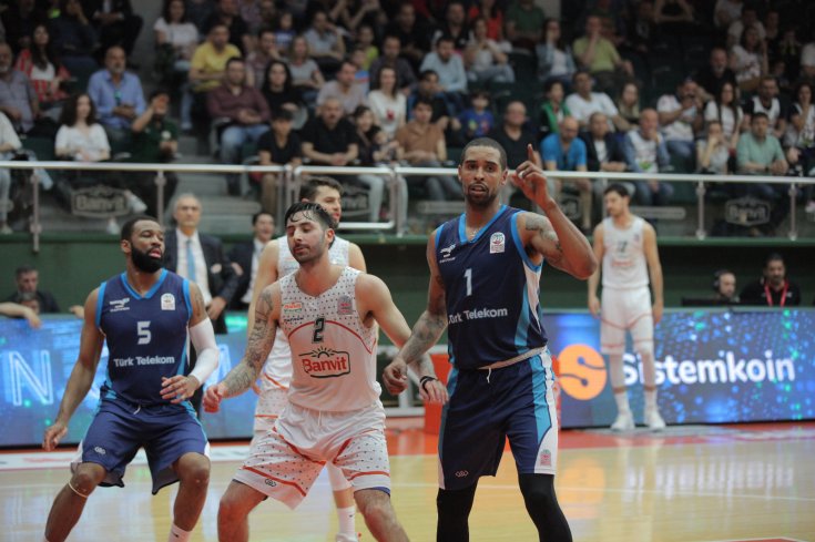 Türk Telekom Play Off’a galibiyetle girdi: 96-83 Türk Telekom Play Off’a galibiyetle girdi: 96-83