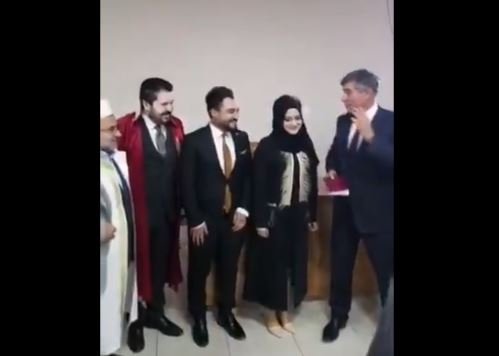 Türkiye Barolar Birliği Başkanı Metin Feyzioğlu, Savcı Sayan'ın imamla birlikte kıydığı nikahta şahitlik yaptı