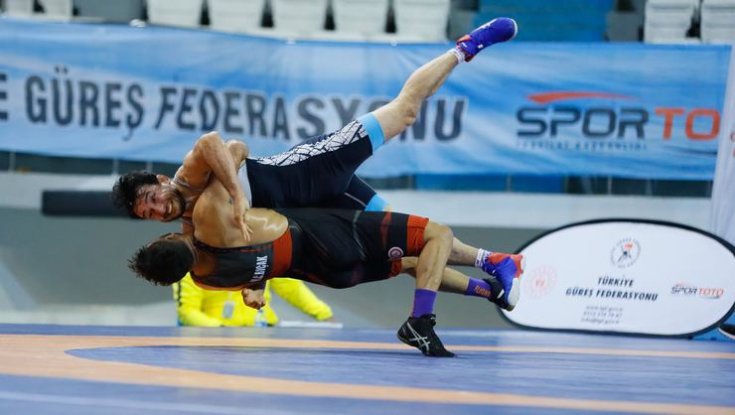 Türkiye Grekoromen Güreş Şampiyonası‘nda ilk şampiyonlar belli oldu