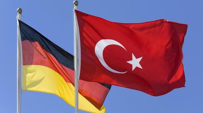 Türkiye’de gözaltındaki Alman vatandaşlarından dördü serbest