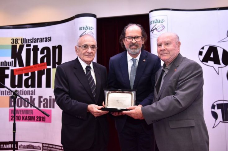 TÜYAP Kültür Fuarları Onur Ödülleri sahiplerini buldu