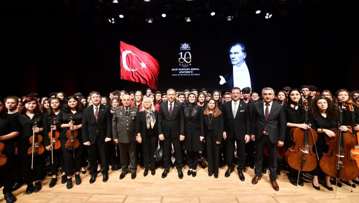 Ulu Önder Atatürk İstanbul'da törenler ve etkinliklerle anılıyor