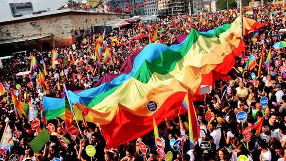 Valilik, Onur Yürüyüşü’nün Taksim’de gerçekleştirilmesi için yapılan başvuruyu reddetti