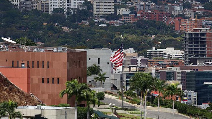 Venezuela'daki ABD'li diplomatlar ülkelerine döndü