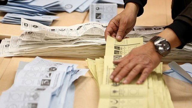YSK'dan oy sayımlarında canlı yayın talep eden TRT'ye 'kısmi' izin