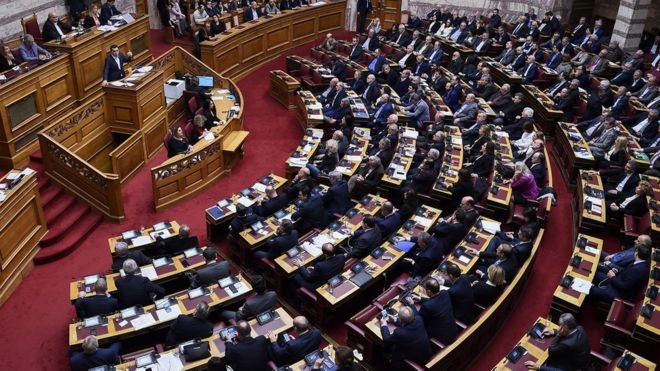Yunan parlamentosu Makedonya anlaşmasını onayladı