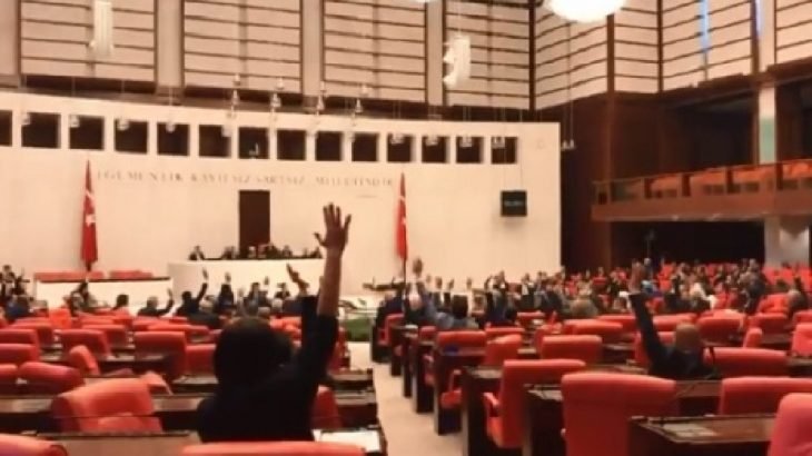 “Yurtta Sulh Konseyi’nin” araştırılması için verilen önerge AKP ve MHP'nin oylarıyla reddedildi